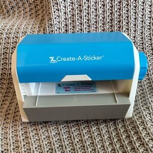 Create-a-sticker by xyron 5”